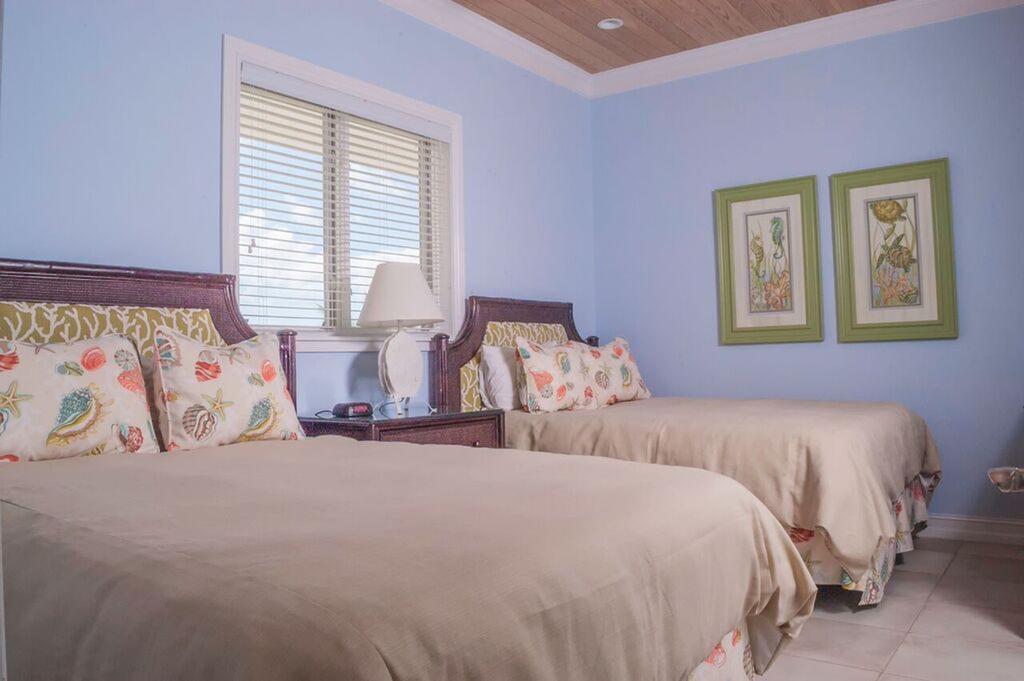 Cape Santa Maria Beach Resort & Villas Seymour's Екстер'єр фото