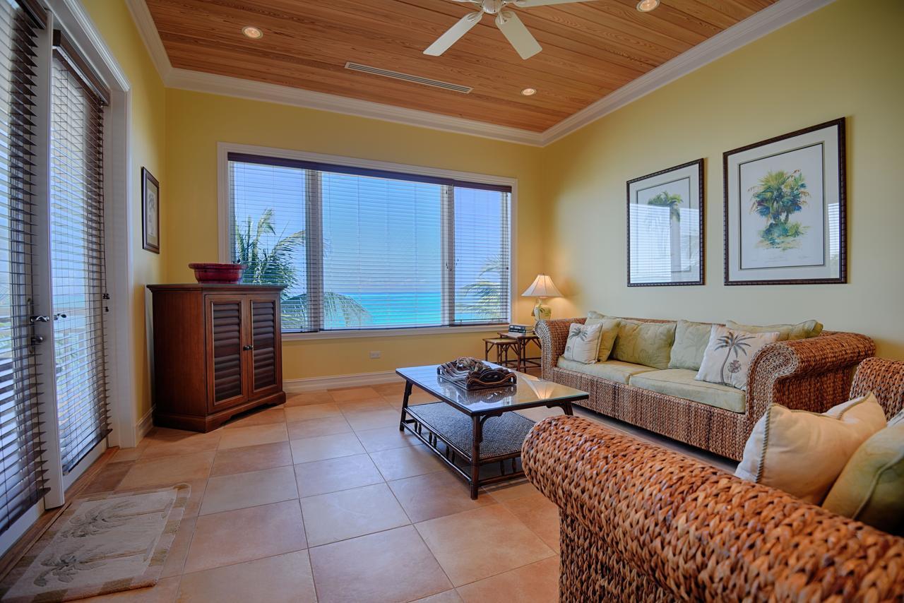 Cape Santa Maria Beach Resort & Villas Seymour's Екстер'єр фото
