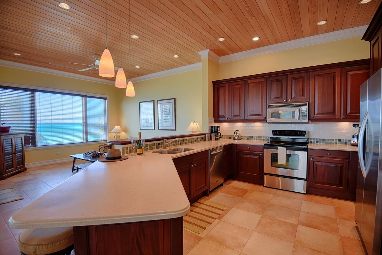 Cape Santa Maria Beach Resort & Villas Seymour's Екстер'єр фото